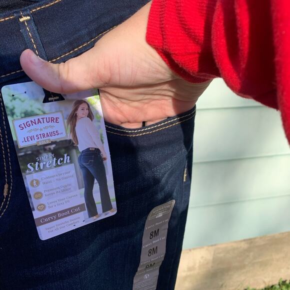 NWT Levi’s signature Curvy bootcut Dark Wash high rise blue jeans - Picture 8 of 13